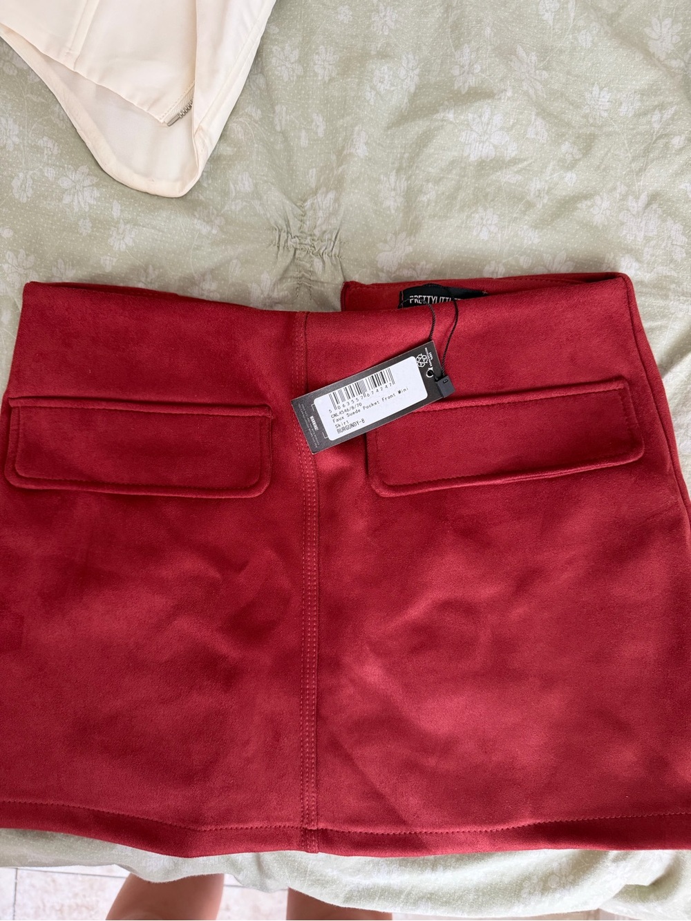 PrettyLittleThing Red Mini Skirt with Flap Pockets - Picture 1 of 3